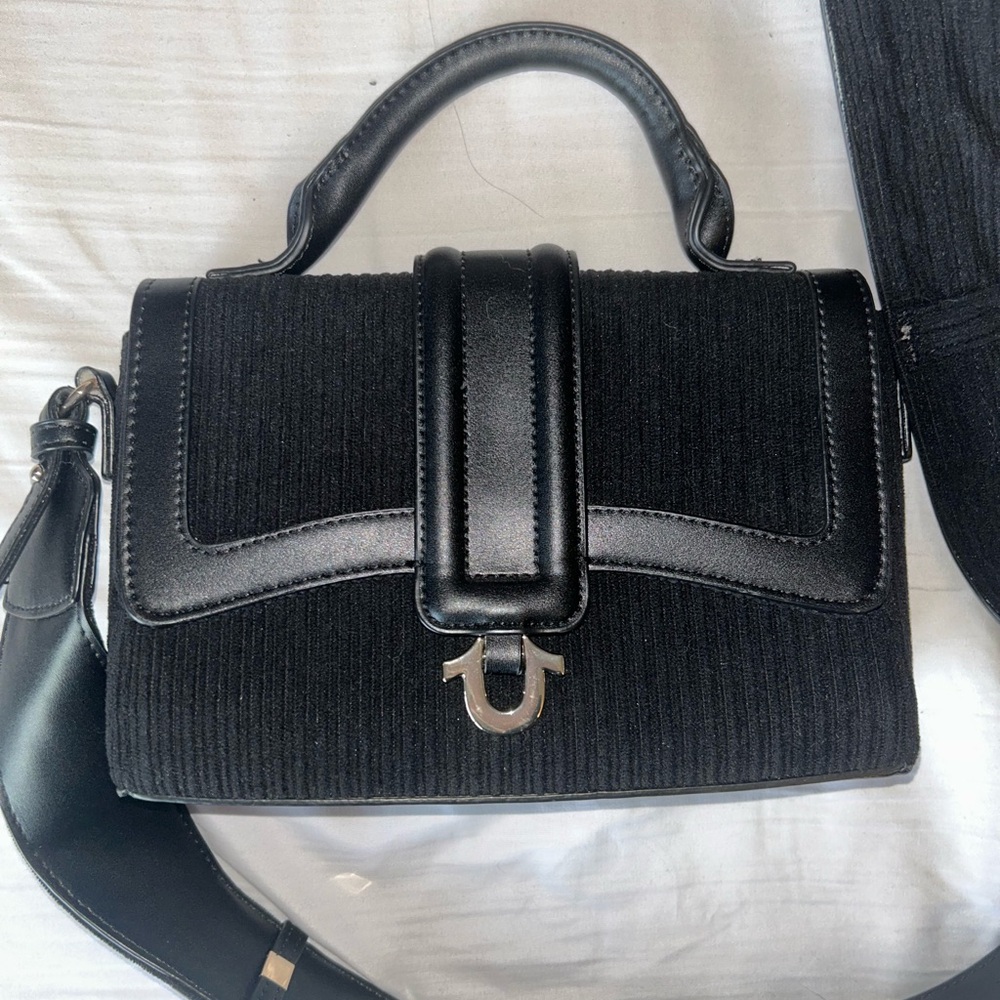 TRUE RELIGION PURSE